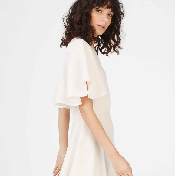 Club Monaco Dresses & Skirts - Club Monaco Ceithan Dress 💕